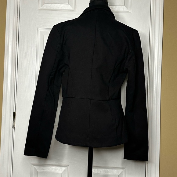 Quince | Black Women’s Ultra Stretch Ponte Blazer - Picture 8 of 9